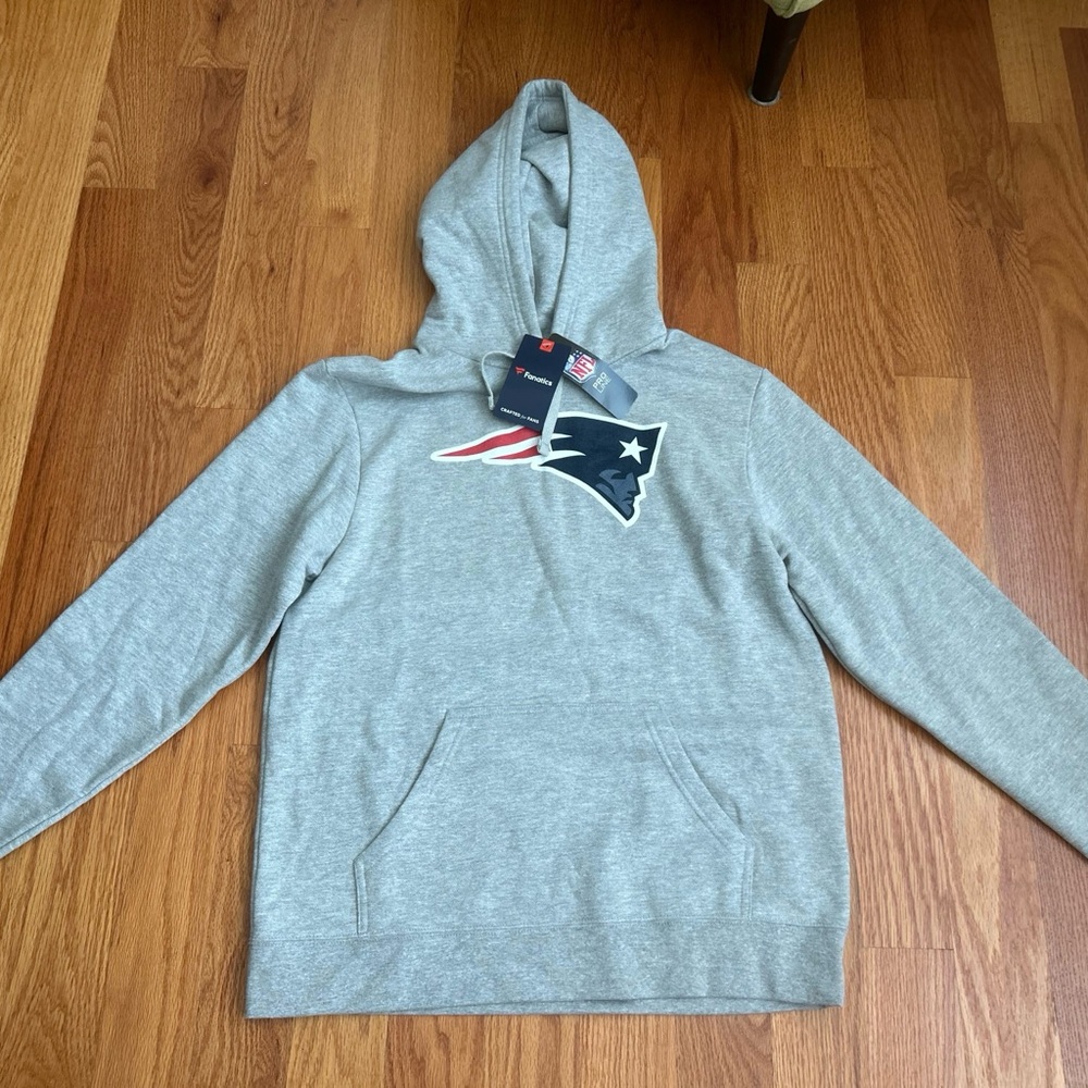 New England Patriots Fanatics Gray Hoodie with Team Logo # 10 Jones